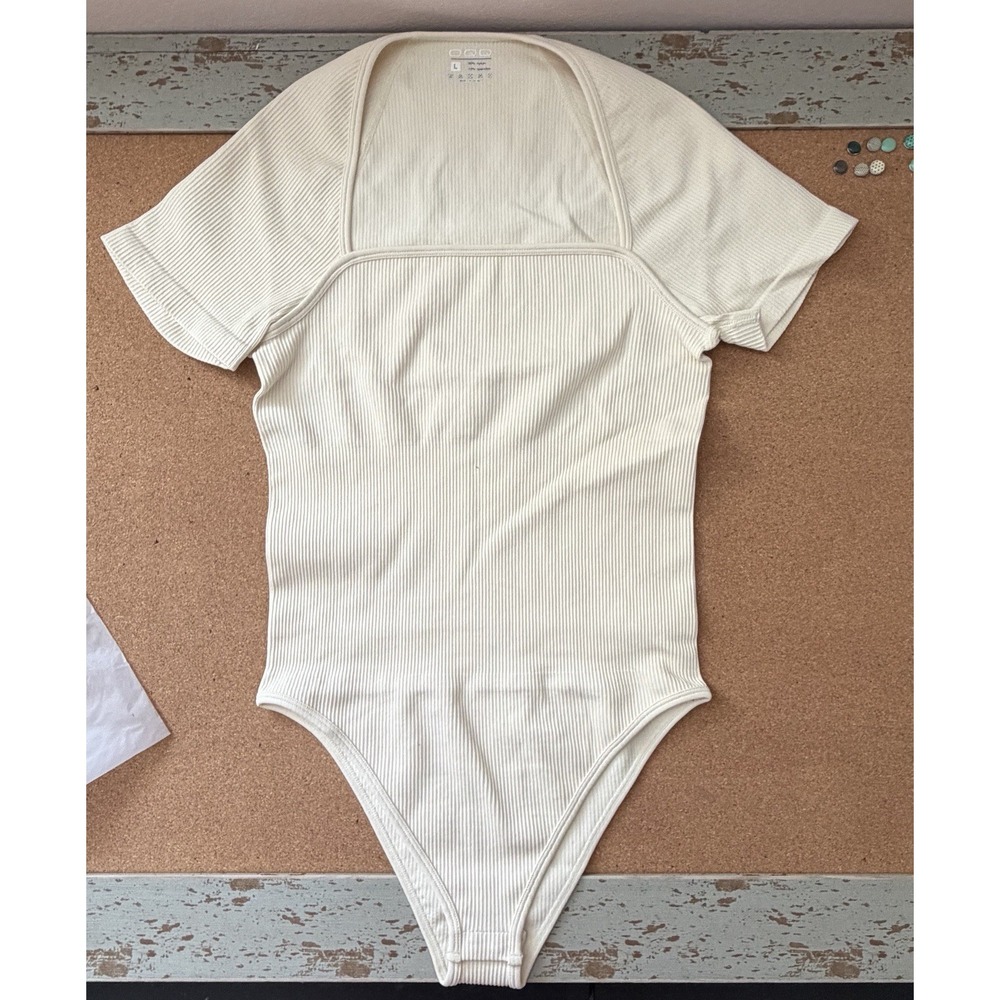 OQQ Bodysuit Womens Large Cream Square Neck Short Sleeve Yoga‎ NWOT